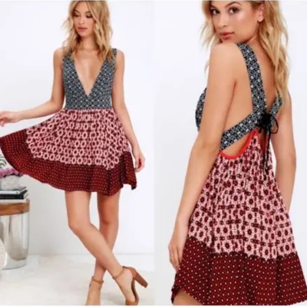 Lulu’s La Vie en Roses Navy Blue and Red Floral Print Dress